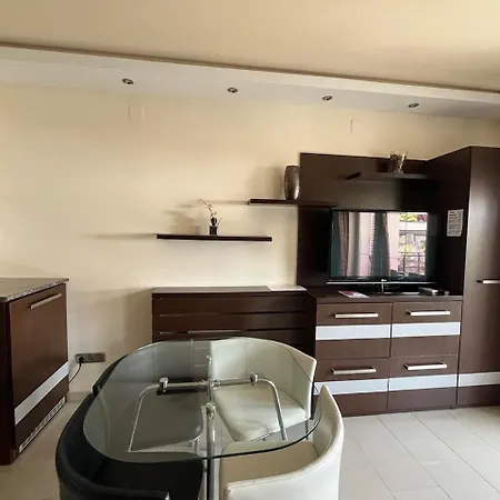 Haz Apartment *